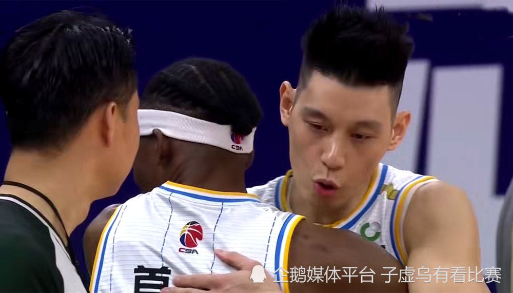伯恩虽走，但他留下的故事，还有阿谁诡异莫测的绊脚石打算仍然没有完结，编剧奇妙的把故事从伯恩转移到了和伯恩一样要被CIA断根的其他奸细身上，因而，杰瑞米雷纳饰演的另外一美国中情局奸细艾伦克劳斯袍笏登场了。